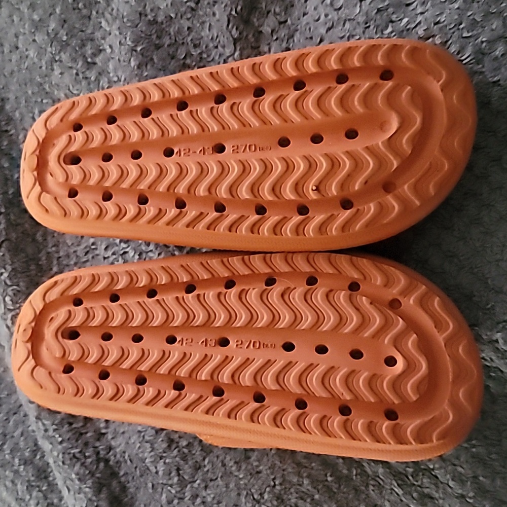 Pool sandles - Picture 2 of 3